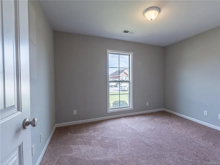 6320 Burbank Crossing Loop — Photo 7