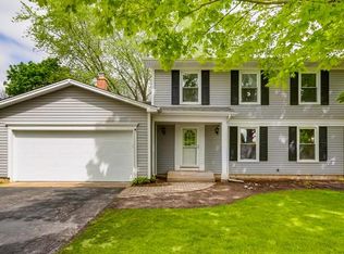 49 Duxbury Ln, Cary, IL 60013