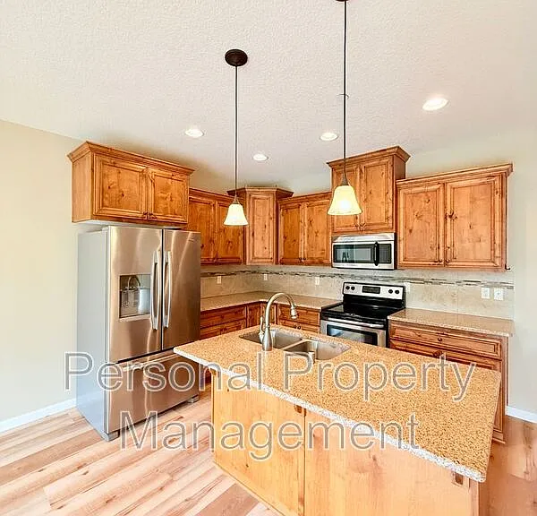 219 N 33rd Ct — Photo 5