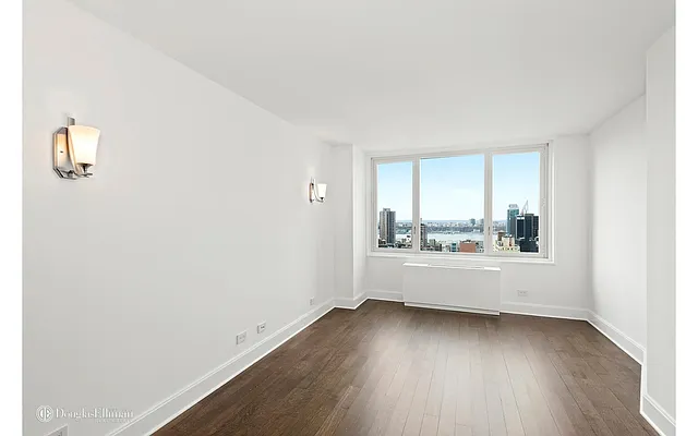 Rented by Douglas Elliman | media 24