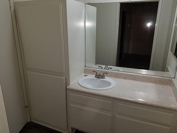 5th image of 6462 Mammoth Ave #110