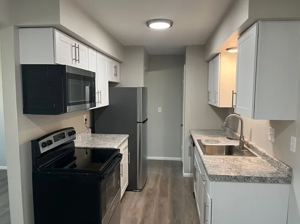 6th and College, 6107-6123 S 6th St #3, Milwaukee, WI 53221
