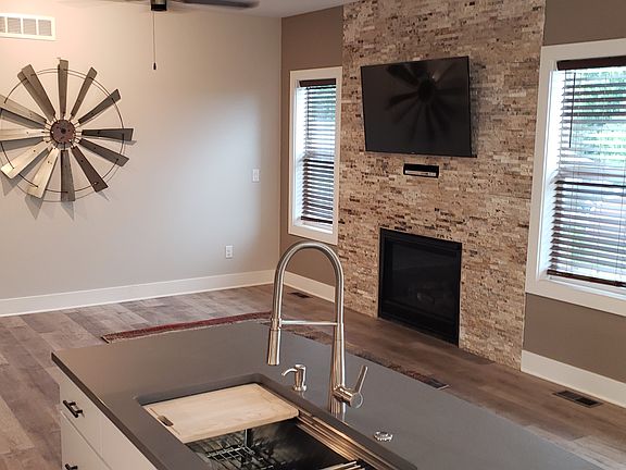 New quartz counter tops.