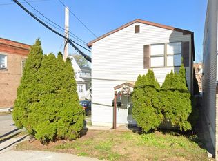 592 Roosevelt Ave, Carteret, NJ 07008