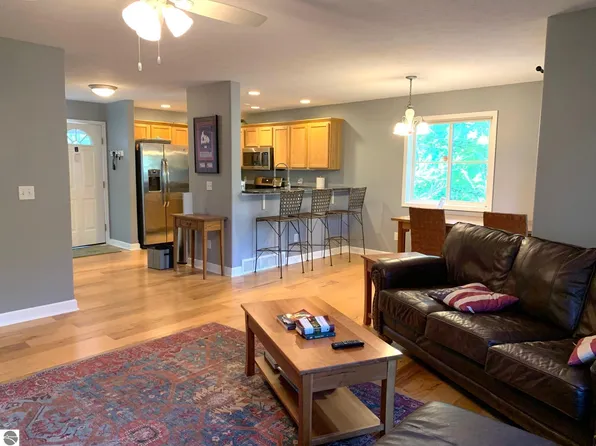 4138 Sherwood Forest Dr, Traverse City, MI 49686