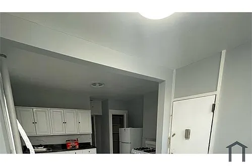 31 Spruce St Photo 1