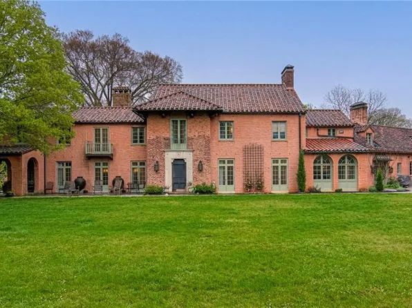 125 N Westview Dr, Winston Salem, NC 27104