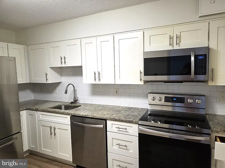 15107 Interlachen Dr #2520 — Photo 1