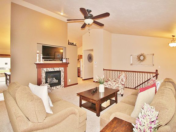 4th image of 3600 Bay Harbor Dr