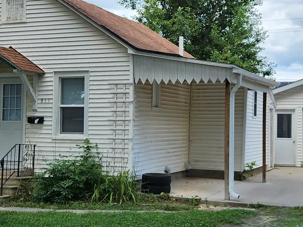 911 4th St, Sheldon, IA 51201