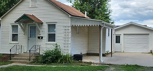911 4th St Photo 1