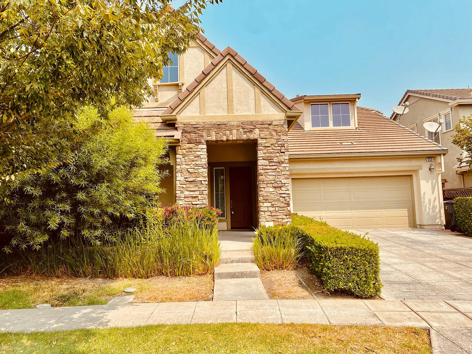533 Kristin Way photo 1