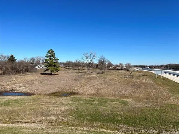 814 S Service Rd, Calera, OK 74730