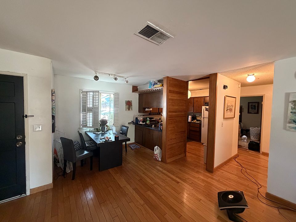 2nd image of 805 Arthur St