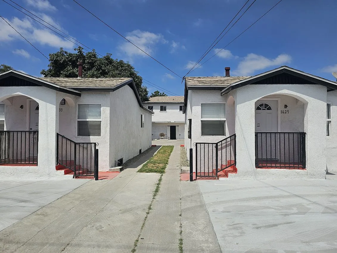 2 bed, 608 sqft, $2,600 — Photo 3