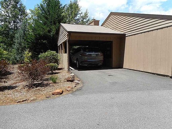 2nd image of 97A Woodside Villas Dr