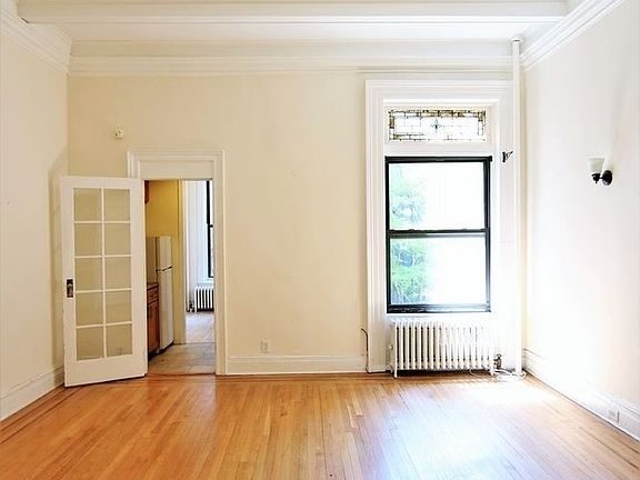 2nd image of 314 W 101st St APT 4