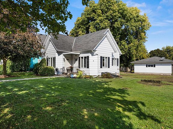 3rd image of 500 W Elm St