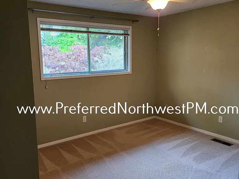 3745 Potter St — Photo 9