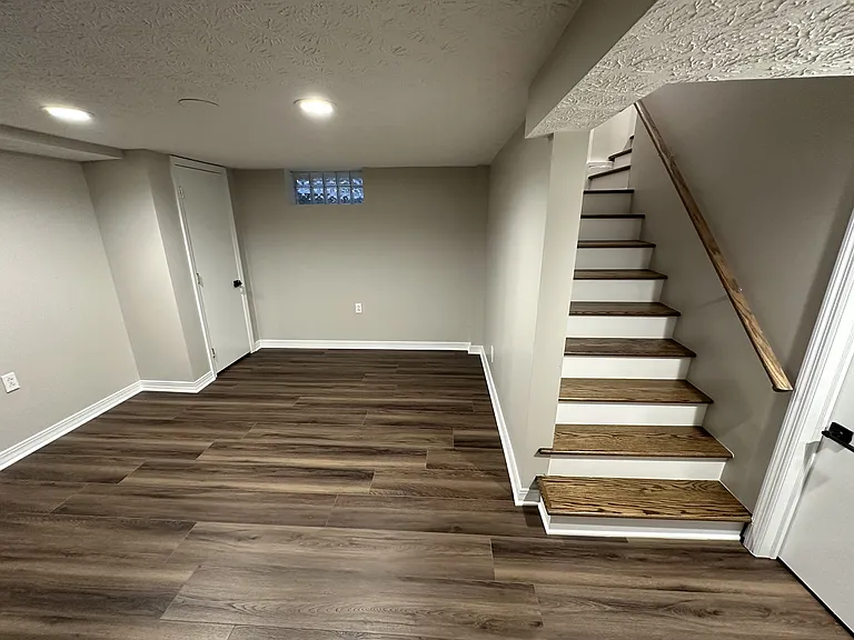 387 E Royal Forest Blvd — Photo 17