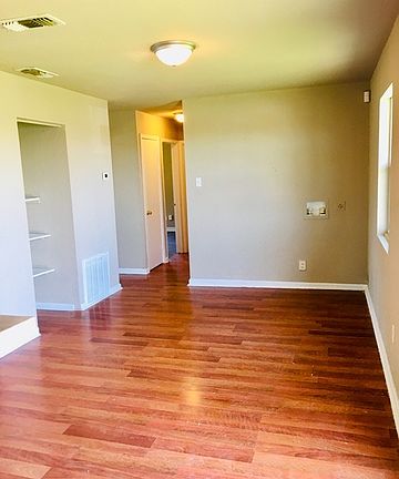 5th image of 162 Moss Valley Dr