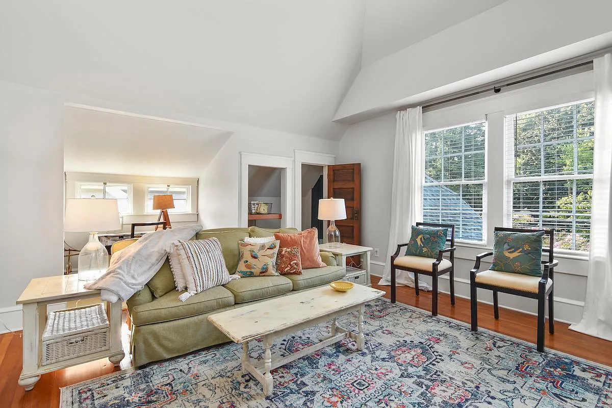 1 bed, 950 sqft, $1,850 — Photo 2