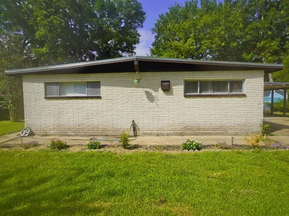 107 Southern Oaks Dr, Lake Jackson, TX 77566