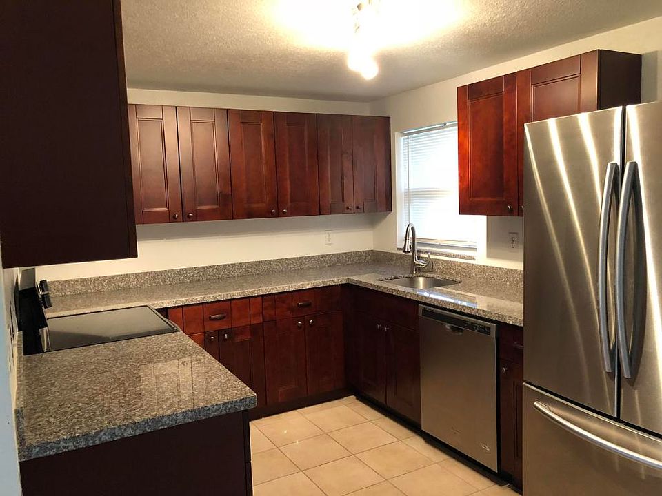 2nd image of 225 SE 4th Ave