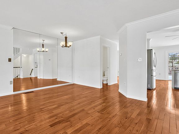 3rd image of 7413 Salford Ct