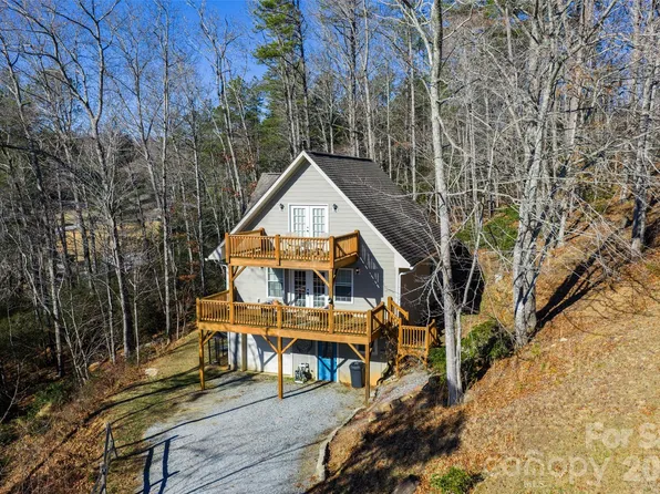 412 Masters View Dr, Etowah, NC 28729