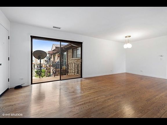 4th image of 6441 N Northwest Hwy #5C