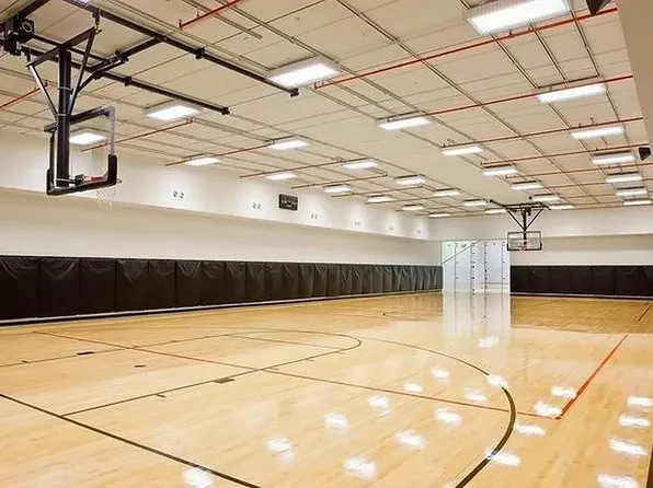 60 Riverside Boulevard image 17 of 20