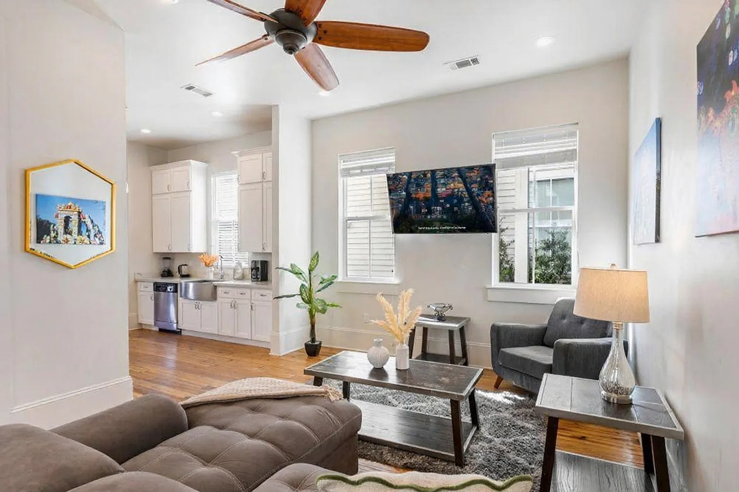 3 bed, 3.0 bath, 1496 sqft, $8,871 — Photo 2