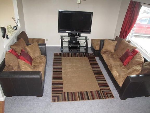 B-Living Room