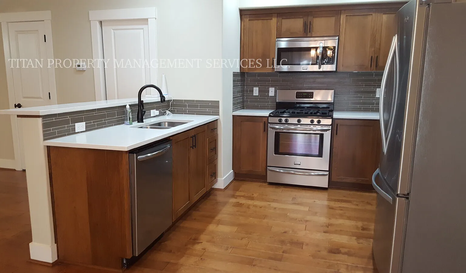 3 bed, 2.5 bath, 1530 sqft, $3,195 — Photo 4