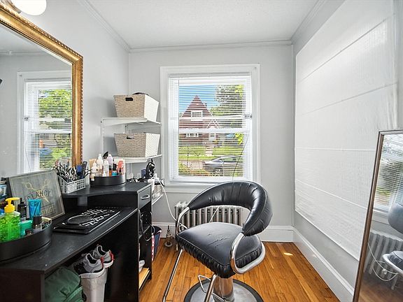 5th image of 91 Braddock St