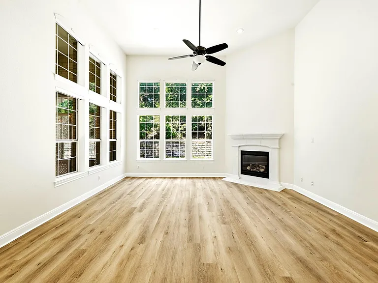 201 Varco Dr — Photo 4