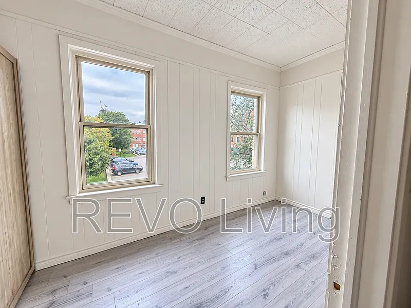 Studio, 1.0 bath, 400 sqft, $1,200 — Photo 2