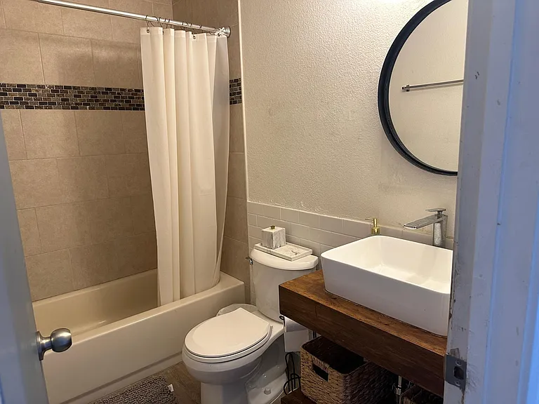 7925 Peach Point Ave — Photo 9