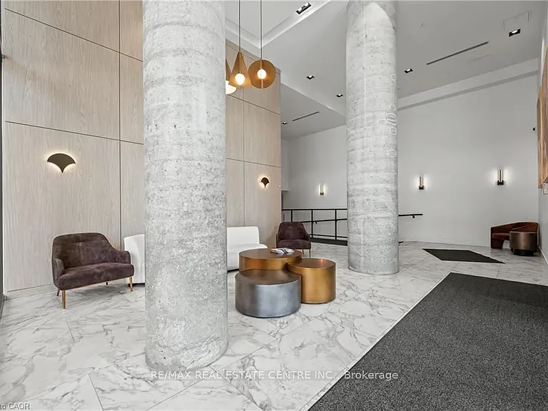 15 Wellington St S #2602 — Photo 9