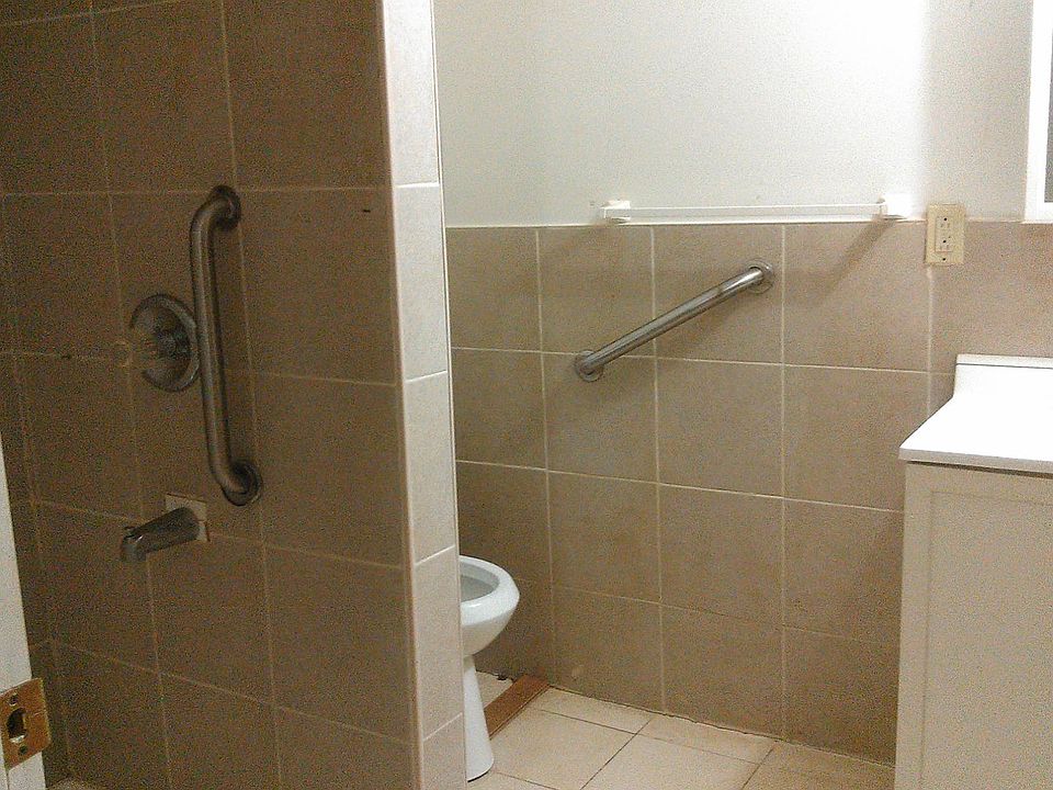 2nd image of 116 S Main St #2