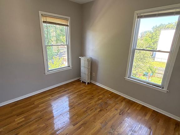 4th image of 3552 5th Ave S