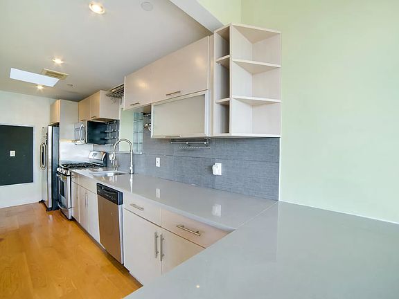 2nd image of 727 Dean St APT 4
