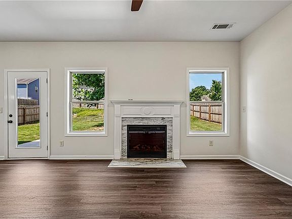 3rd image of 1151 Glenwyck Dr