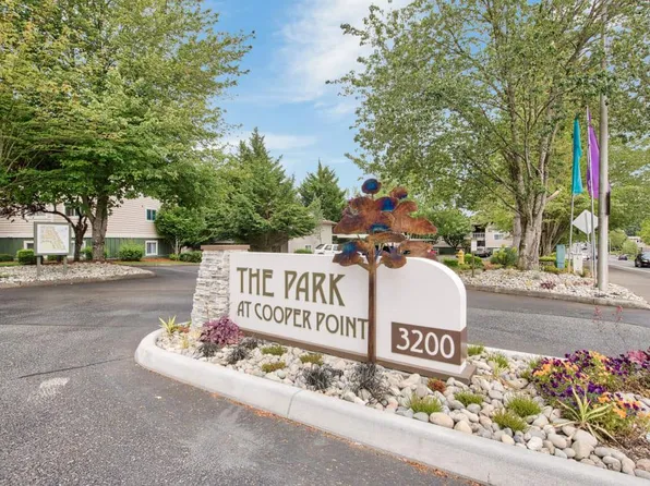 The Park at Cooper Point Apartments
