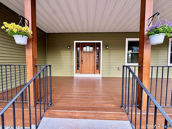3rd image of 6 Clark Gates Road