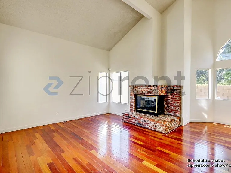 116 N Plymouth Way — Photo 4