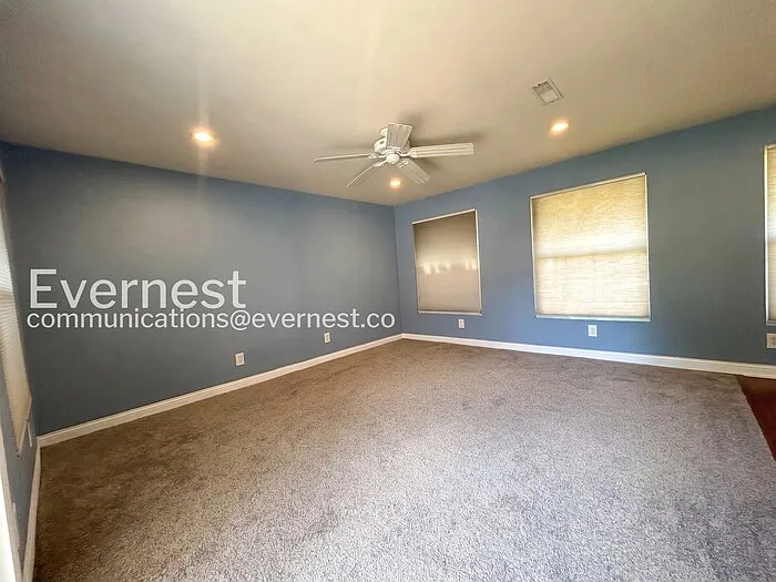5436 Bancroft Ave — Photo 11