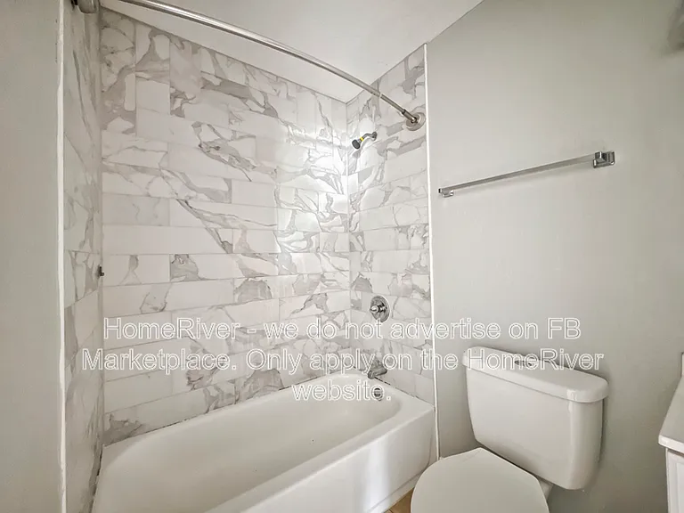 705 W 9th St — Photo 17