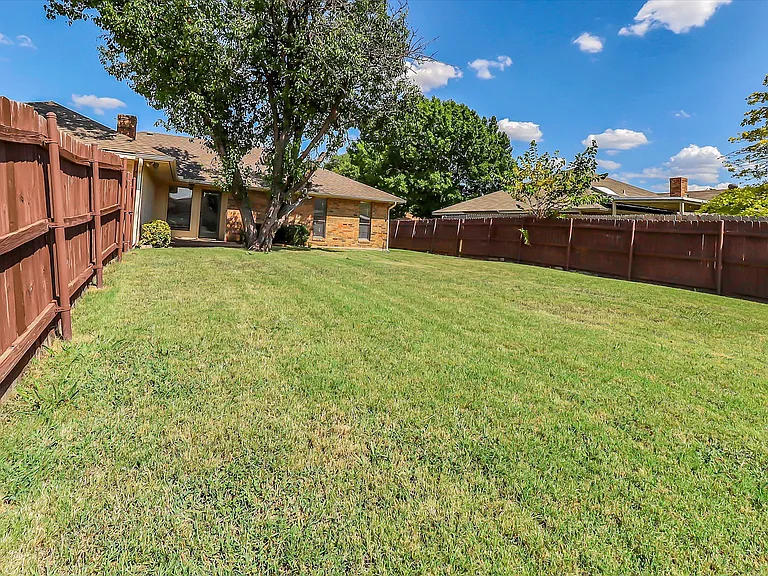 3133 Landover Dr — Photo 29